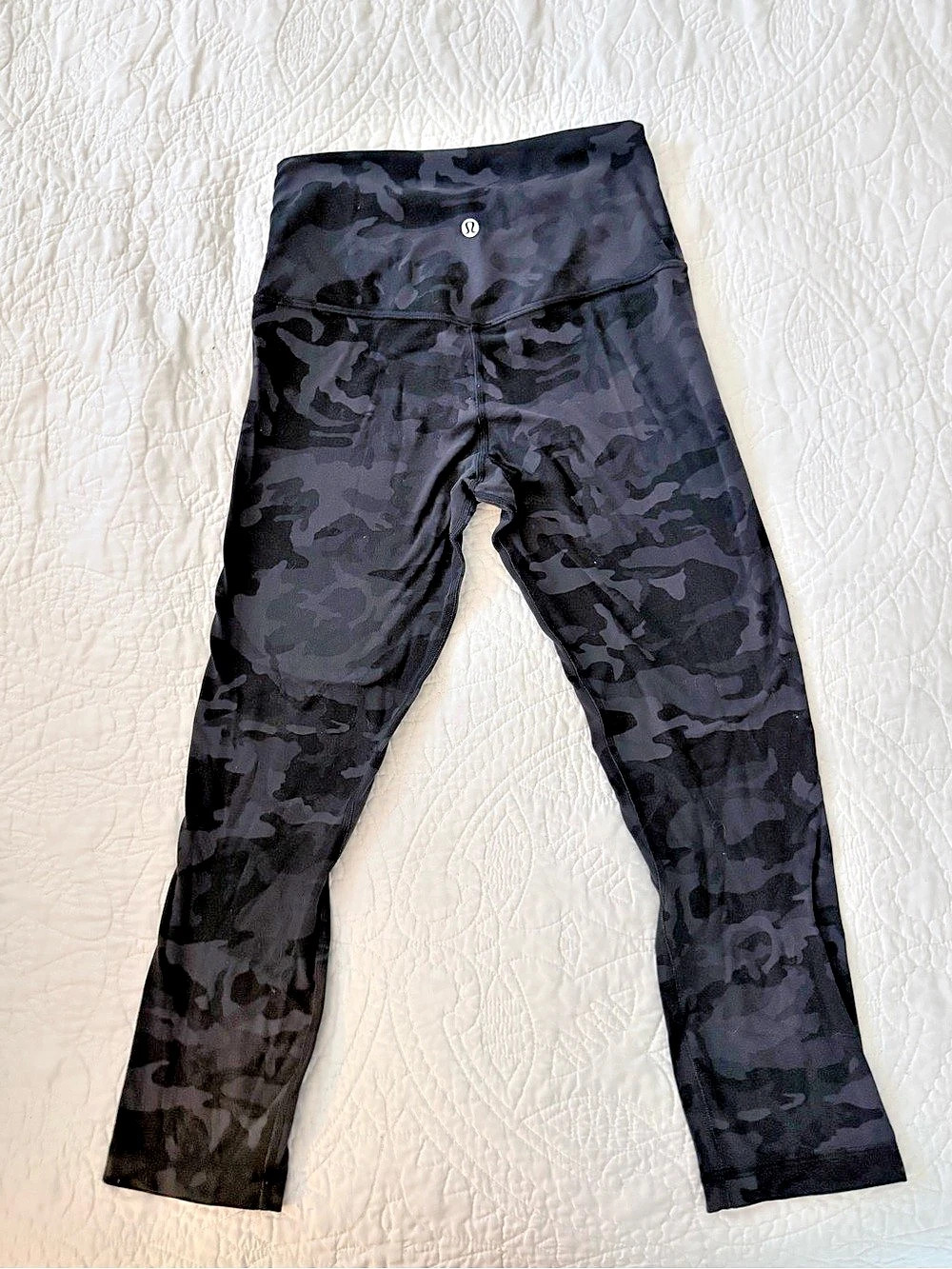 lululemon Camo Leggings in Black Like New